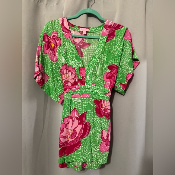 Lilly Pulitzer Tops - Lilly Pulitzer Tie Back Short Dolman Sleeve Tunic Green Koi Fish Lotus Flower